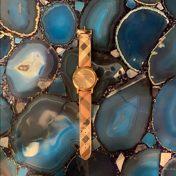 Signature Burberry Check Gold Watch - Picture 1 of 7